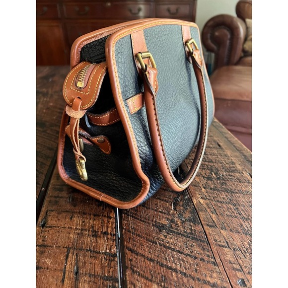 Vintage Dooney & Bourke Tan & Black Pebble Leather Bag/purse - Picture 7 of 17